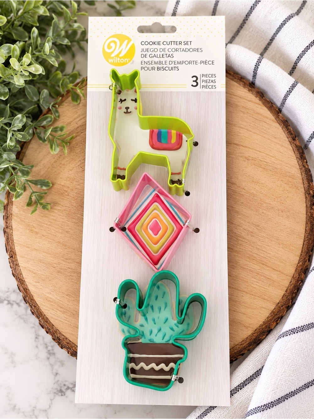 ✨ NWT Wilton 3-Piece Cookie Cutter Set ✨